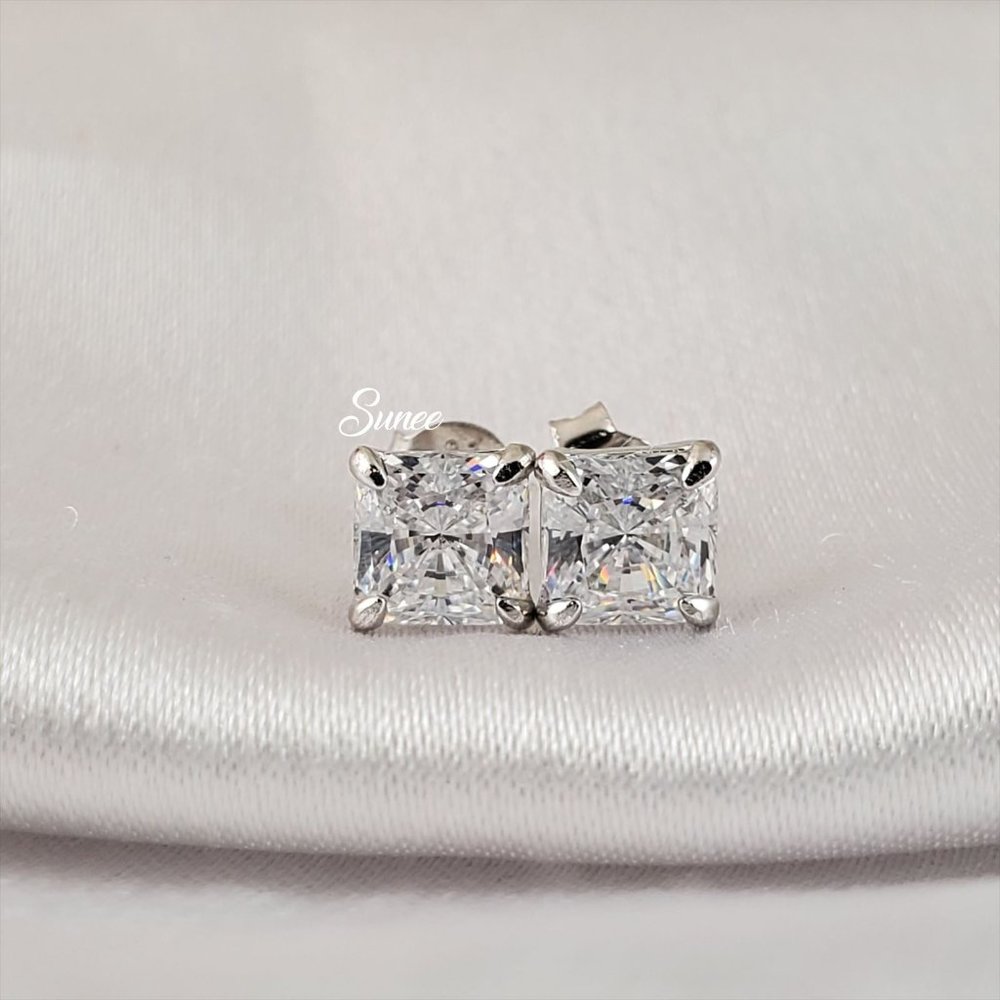 925 Sterling Princess Cut Stud Earrings 2CTW Crushed Ice High Carbon Diamond - Picture 2 of 4
